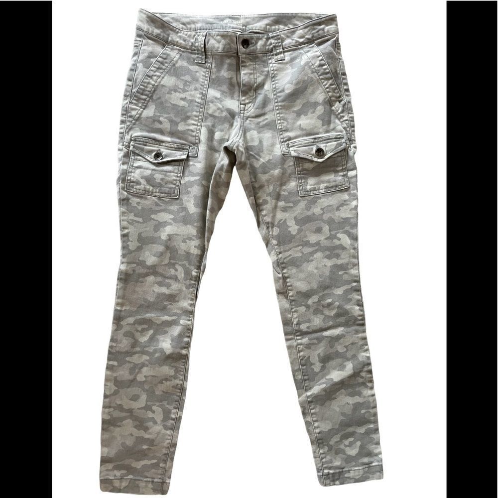 Khakis by GAP gray/ green camo cargo pants, size 6 R